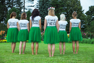 Bride team party with 6 girls at national botanic garden.