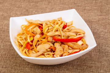 Wok noodle with pork and vegetables