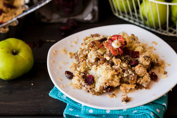 Apple crumble with dried cranberries