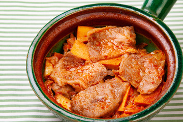 牛バラ肉とキムチの重ね蒸し