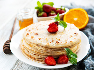 Delicious pancakes with strawberry