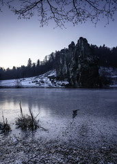 Externsteine in der Blauen Stunde, Winter, Detmold, Deutschland