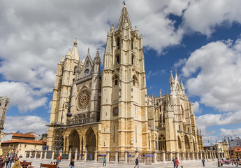 Fototapeta premium Cathedral and square in the historic center of Leon, Spain
