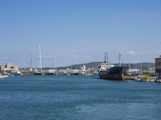 Le Rio Tagus, Chimiquier retenu dans le port de S&egrave;te depuis 2010 en raison de son interdiction de navigation.