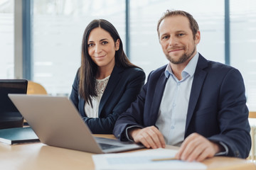 erfolgreiches team im büro