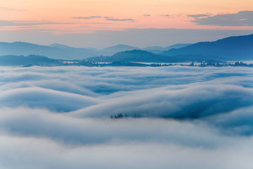 Fototapeta na wymiar Fog in mountains