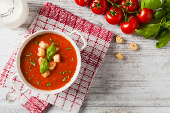 Traditional tomato soup, served with croutons.