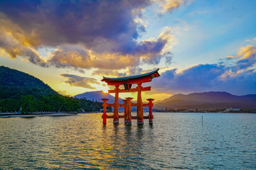 厳島神社 （Itsukushima Shrine） - obrazy, fototapety, plakaty