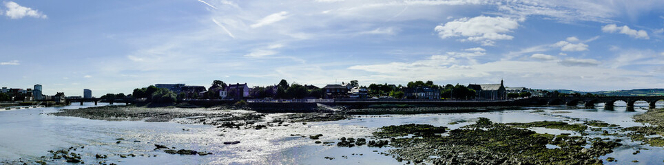 Fototapeta na wymiar Panoramafoto Brücken Shannon Panorama Brigdes Limerick