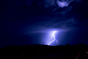 Cielo rayo relampago noche