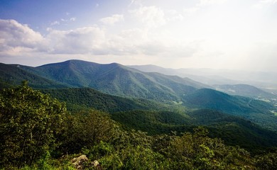 sun rays over shenandoah mountains