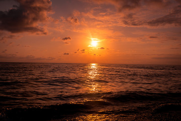 Fototapeta na wymiar sunset on the sea coast