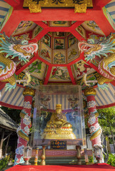 Buddhistischer Tempel am Maenam-Beach, Koh Samui in Thailand