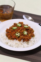 オクラたっぷりキーマカレー