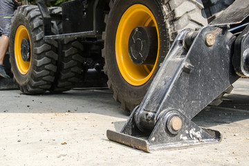 Excavator, hydraulics, tires, screws