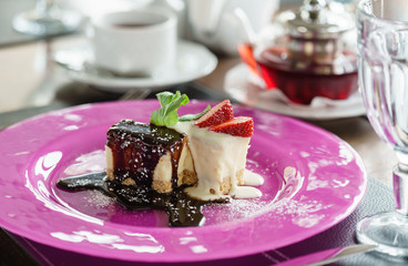 cheesecake with strawberry