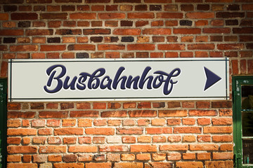 Obraz premium Schild 318 - Busbahnhof
