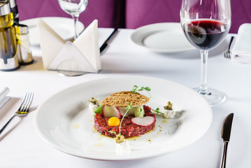 beef tartar with egg