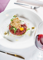 beef tartar with egg