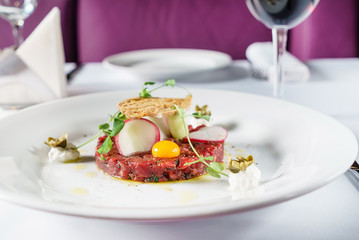 beef tartar with egg