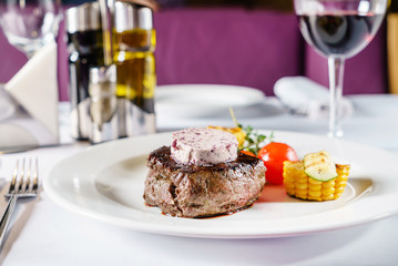 steak with grilled vegetables