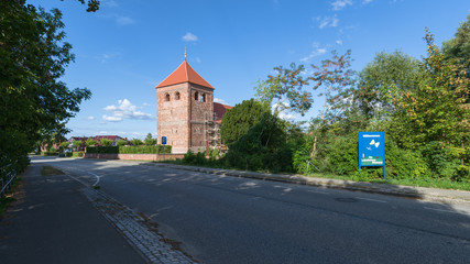Fototapeta na wymiar Kirche in einem kleinen Dorf im Havelland in Brandenburg