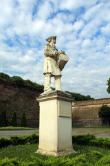 Obraz premium Romanian Soldier monument in memory of local heroes who died