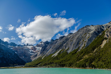 Naklejka na ściany i meble Lac Montagne Patagonie Chili Argentine Ushuaïa nature