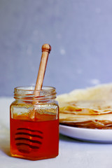 pancakes with honey