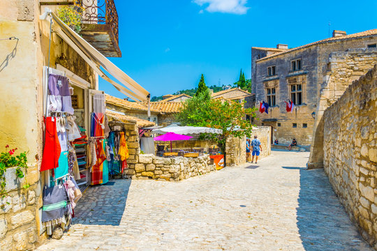 Fototapeta View of a narrow street in the historical center of Les Baux de Provence, France