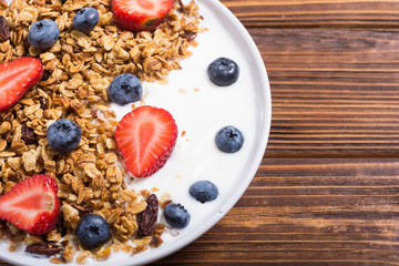 Chia yogurt with granola
