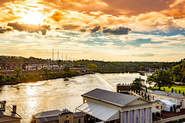 Fototapeta premium Philadelphia city skyline at sunset across Schuylkill river