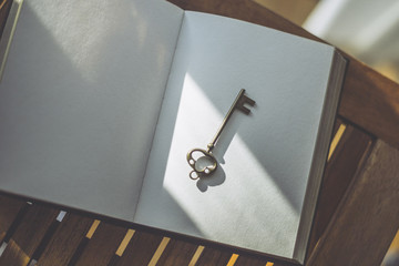 本と小さな鍵