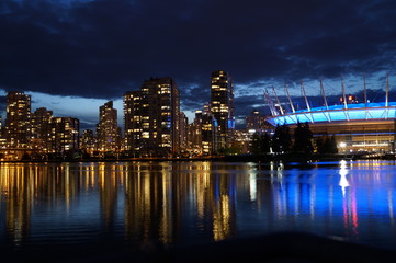 Obraz premium Amazing Night View at False Creek Vancouver BC Canada
