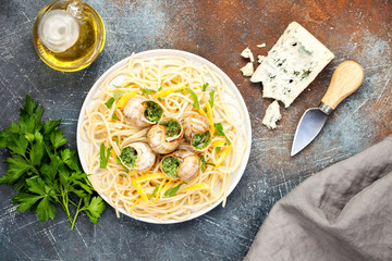 Paste with snails