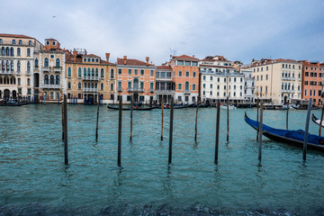 Fototapeta na wymiar Venetian houses across the canal