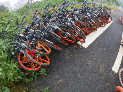Shenzhen,Guangdong;China AUG 20;2018: - Abandoned shared bikes in China