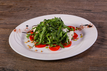 Caprese salad with arugula