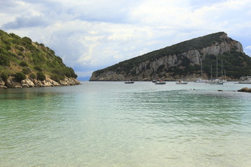Vista sull'isola di Figaroli dalla spiaggia di Cala Moresca, Golfo Aranci, Sardegna, Italia.
