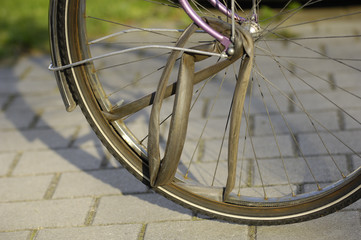Flat Tire © Ralf Hirsch
