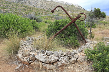Ancora del relitto, situata nel cimitero inglese presso Golfo Aranci, Cala Moresca, Sardegna, Italia