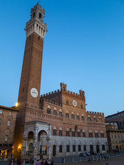 Fototapeta na wymiar Torre de Mangia del Ayuntamiento de Siena