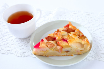 Pfirsichkuchen und Tee