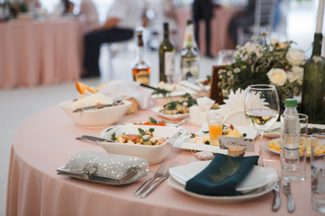table decor for wedding ceremony, table setting, flowers, green and pink decor, candles