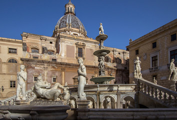 Naklejka premium Fountain of shame on Piazza Pretoria, Palermo, Italy