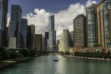 Fototapeta na wymiar Chicago Skyline and Chicago River