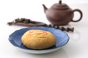 The family reunited for the Mid-Autumn Festival, enjoying the moon drinking tea and eating moon cakes, Taichung Sun Cake