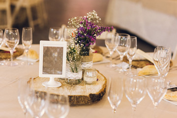 Beautiful centerpieces with vintage decoration for weddings.