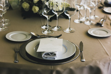 Beautiful centerpieces with vintage decoration for weddings.