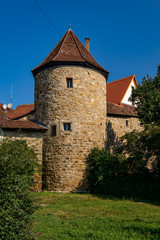 Der Blockturm, Teil der historischen Nürtinger Stadtbefestigung, diente im Mittelalter auch als Gefängnis (Ansicht von Süden)